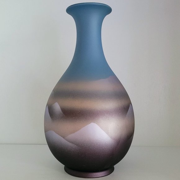 Dreamy 80's Otagiri Hand Painted Mountain Vase - Picture 4 of 10